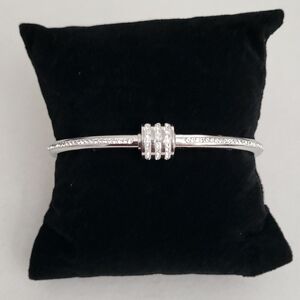 Dazzling Silver Bracelet with Crystal Detailing